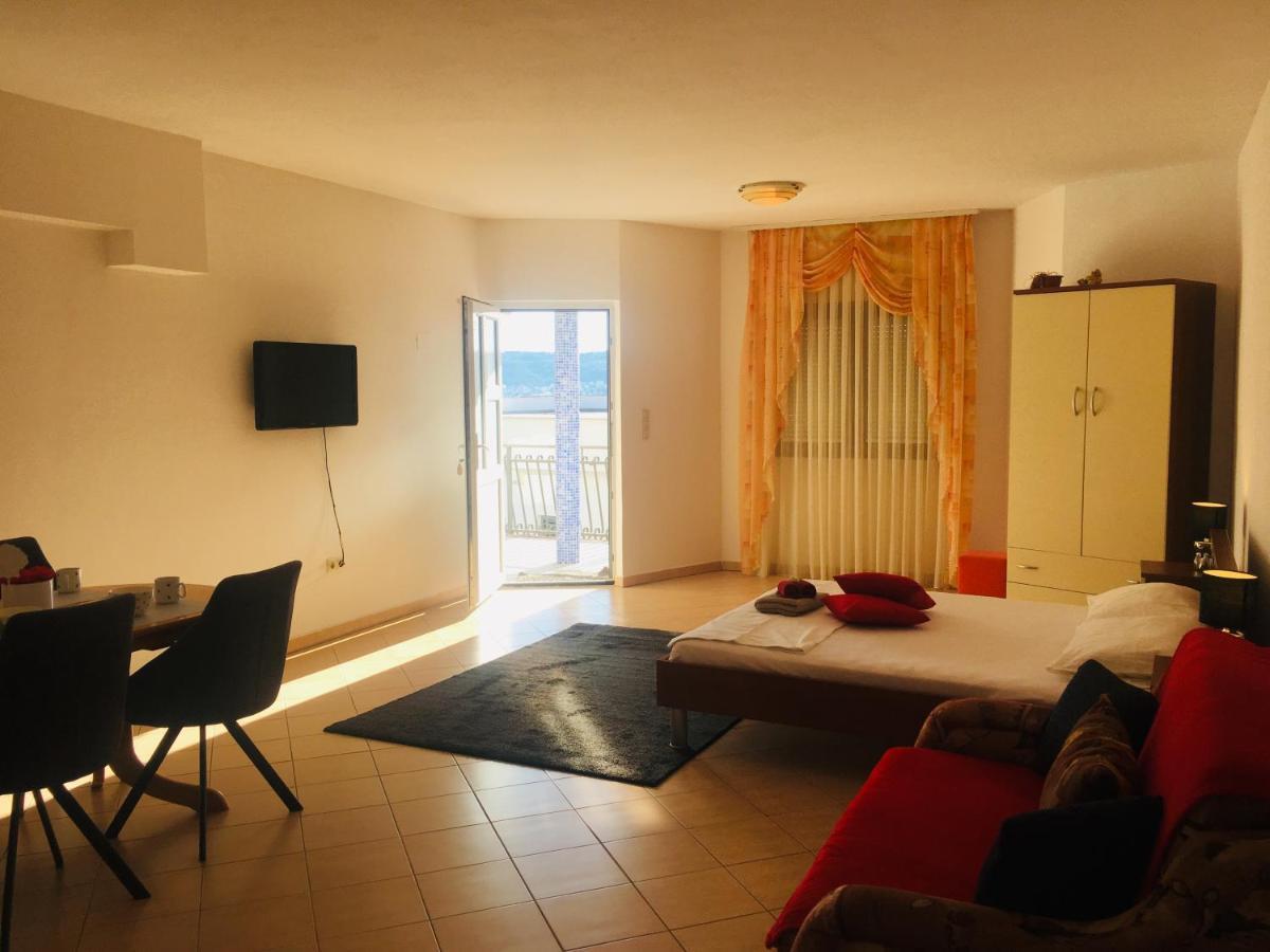 شقة Plano  في Studio Trogir Laura المظهر الخارجي الصورة